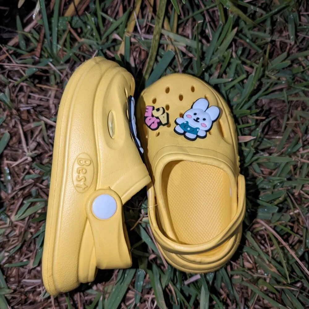NWT Kids Cute Bunny Clogs Unisex Crocs Nonslip sandals (Size:12 Months-5 Years)